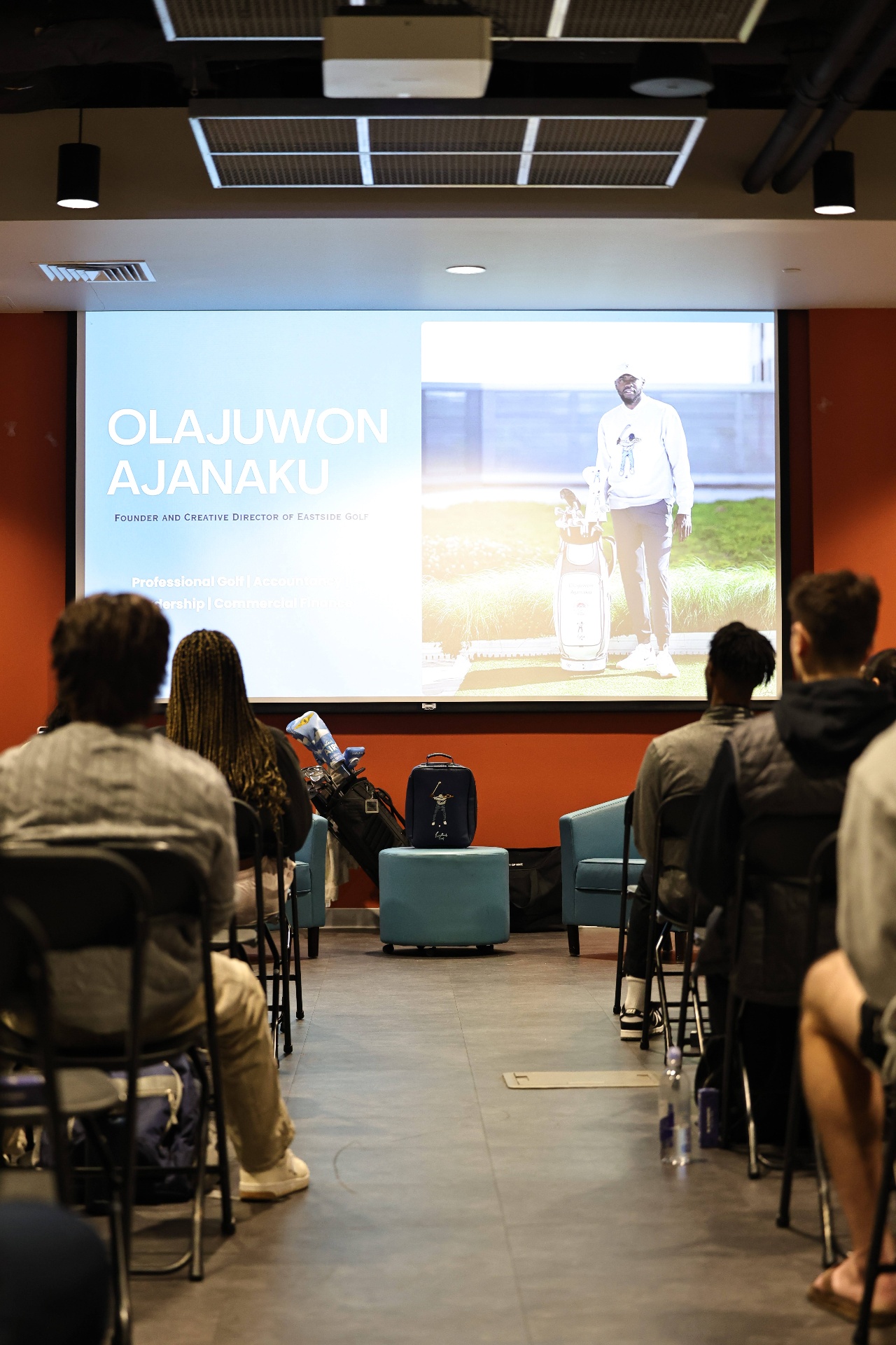 Olajuwon speaking on stage